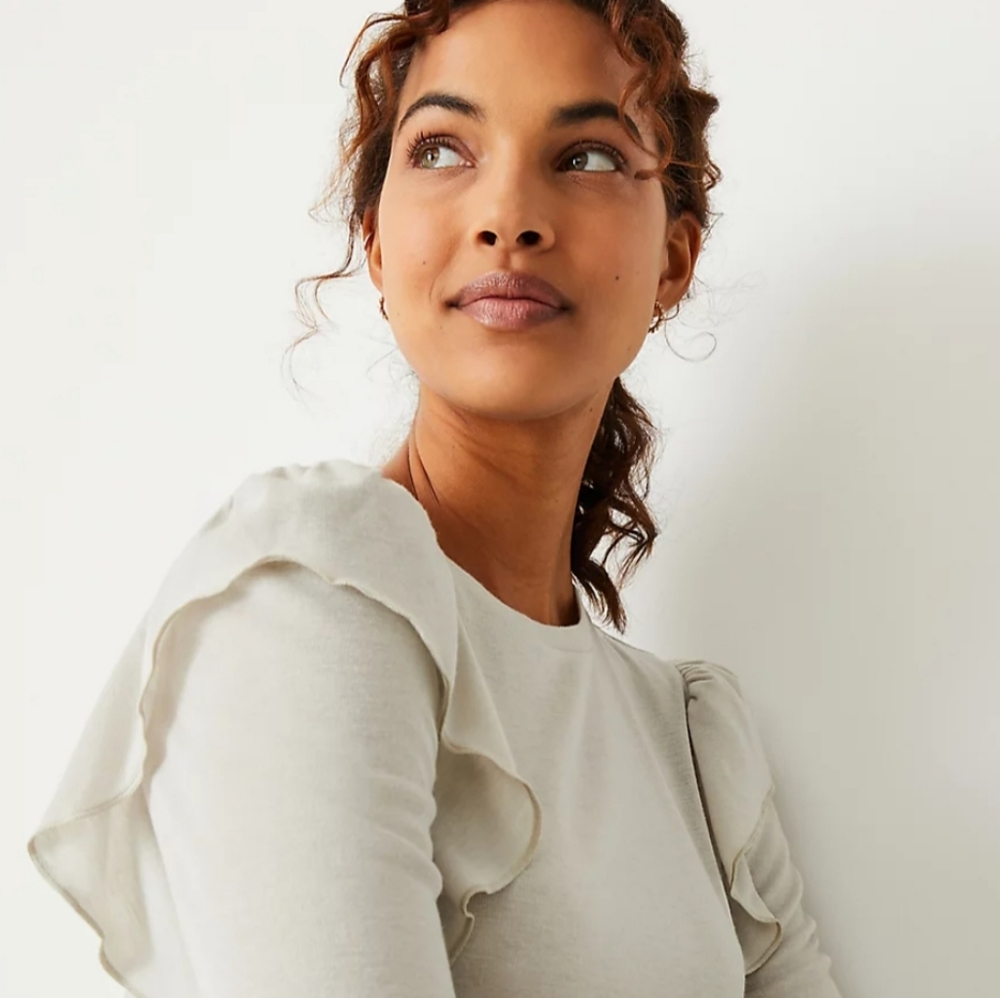 ANN TAYLOR RUFFLE Sleeve Top - Picture 3 of 9